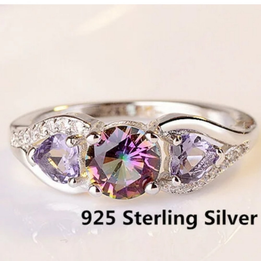 Size 7 ring - Picture 1 of 4